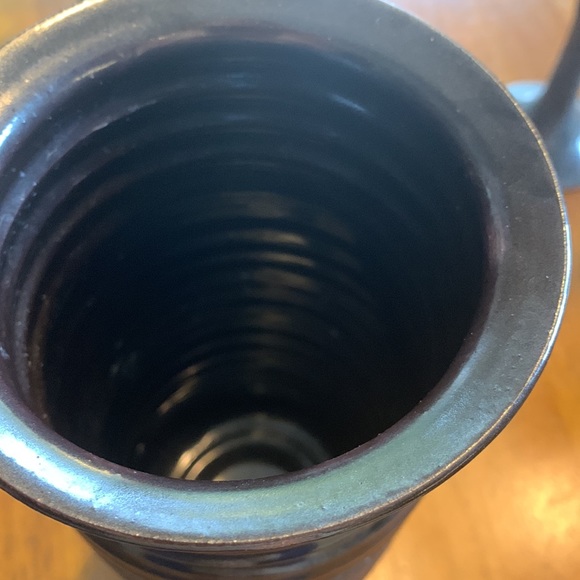 Pottery wine glasses (4) and wine bottle holder - Picture 9 of 10